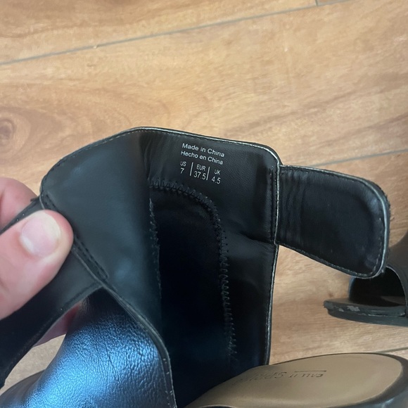 Open toe booties - Picture 4 of 4